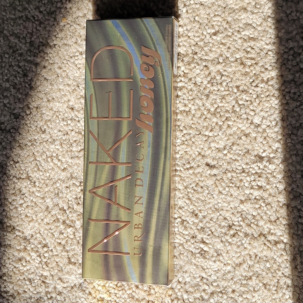 BNIB URBAN DECAY NAKED HONEY PALETTE